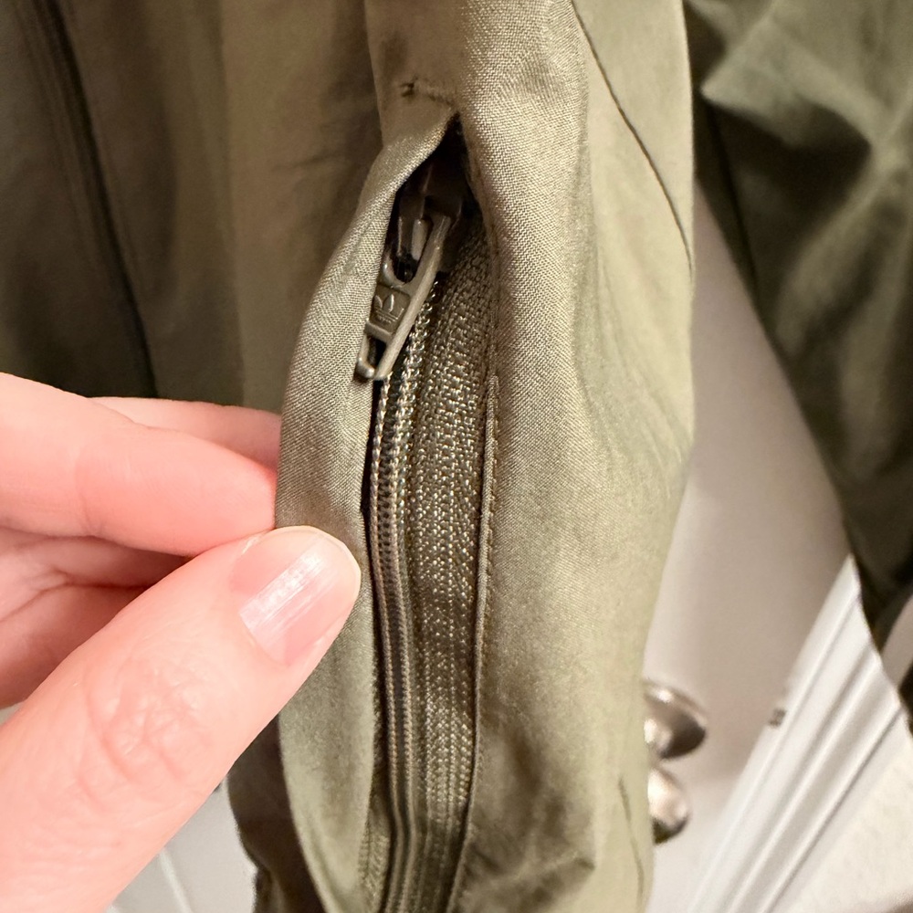adidas originals RARE Adilenium Oversized Zip-Off Track Top in Olive NWT - Picture 9 of 10